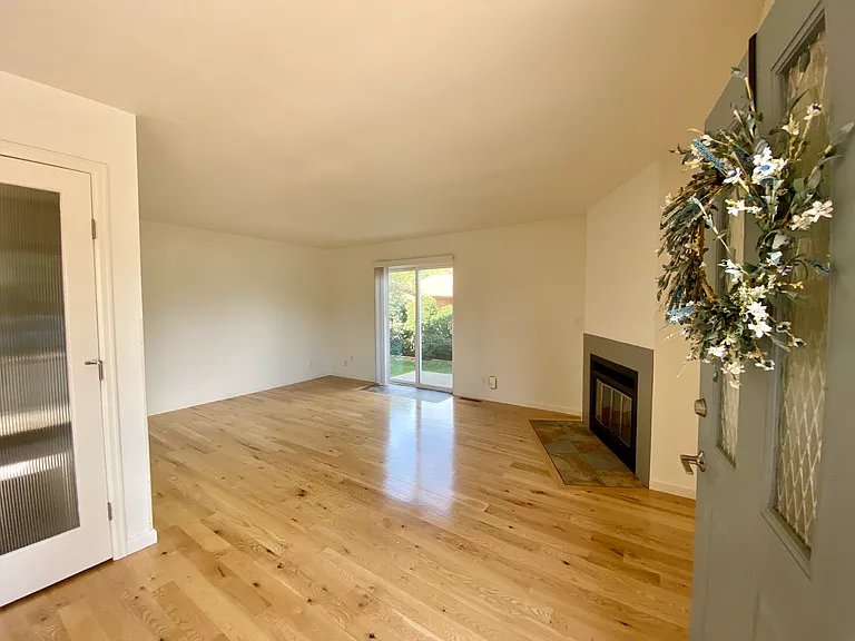 2433 Gay St — Photo 8