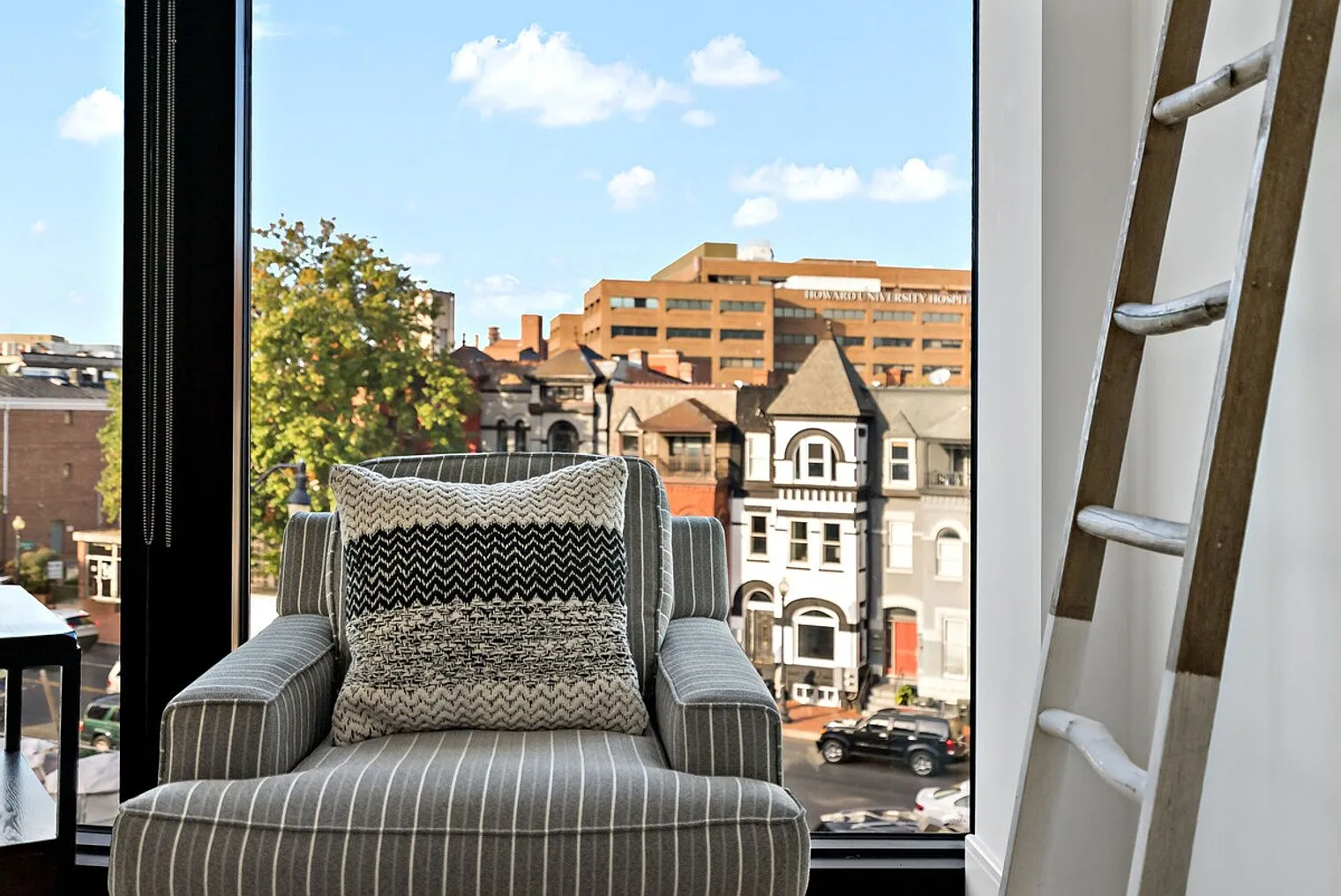 2 bed, 2.0 bath, $8,266 — Photo 3