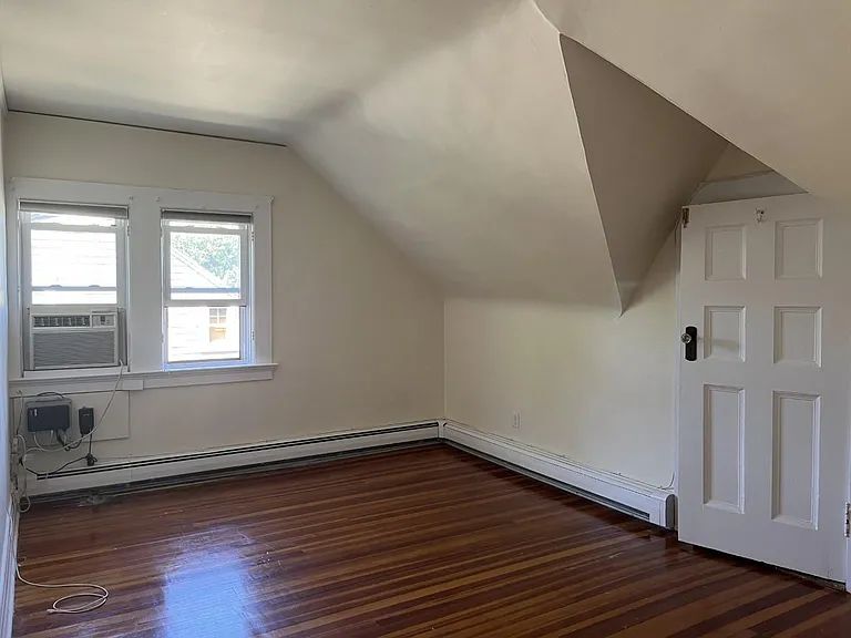 166 Gordonhurst Ave — Photo 8