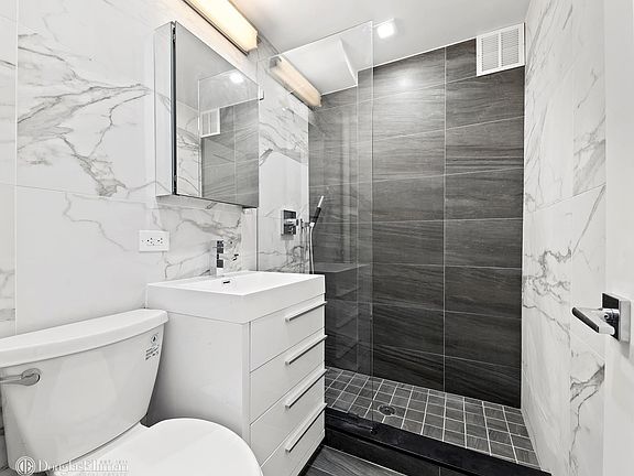 5th image of 45 Tudor City Pl APT 1001