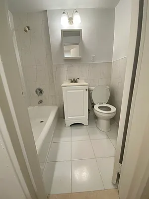 Rented by Dynamik Realty | media 11