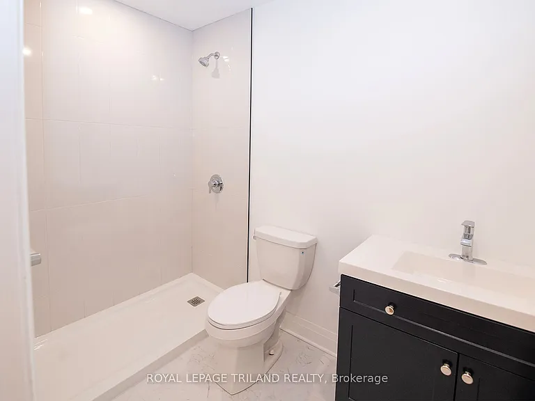 425 Dundas St #202 — Photo 11