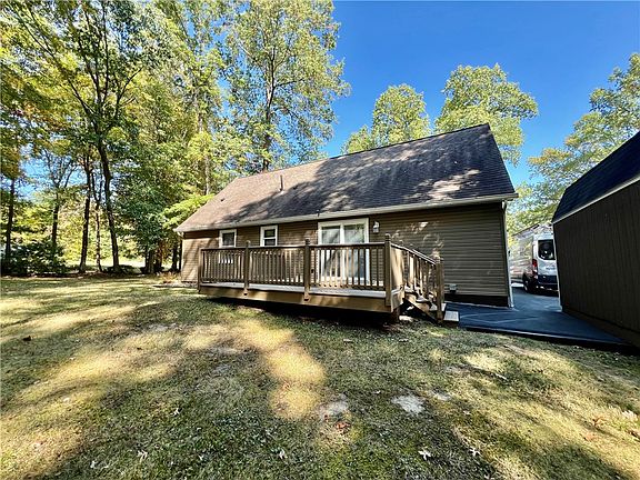 4th image of 121 Galazia Ln