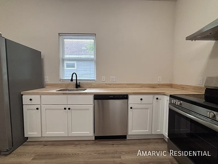 106 Ridgeway St — Photo 2