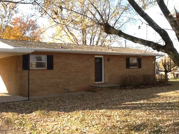 670 Holly Springs Rd, Mount Airy, NC 27030