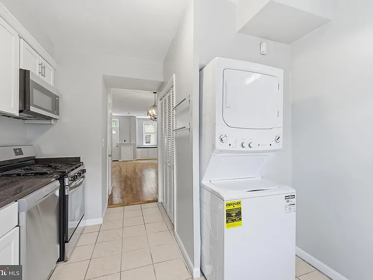 1230 Wylie St NE — Photo 8