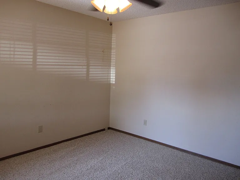 4721 Persimmon Ct — Photo 11