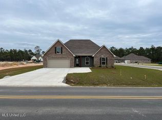 12100 Walker Rd, Ocean Springs, MS 39564