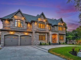 36 Farrington Dr, Toronto, ON M2L 2B6