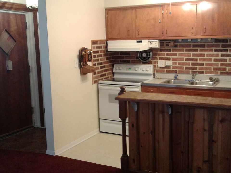 1st image of 16 N Garfield St APT M