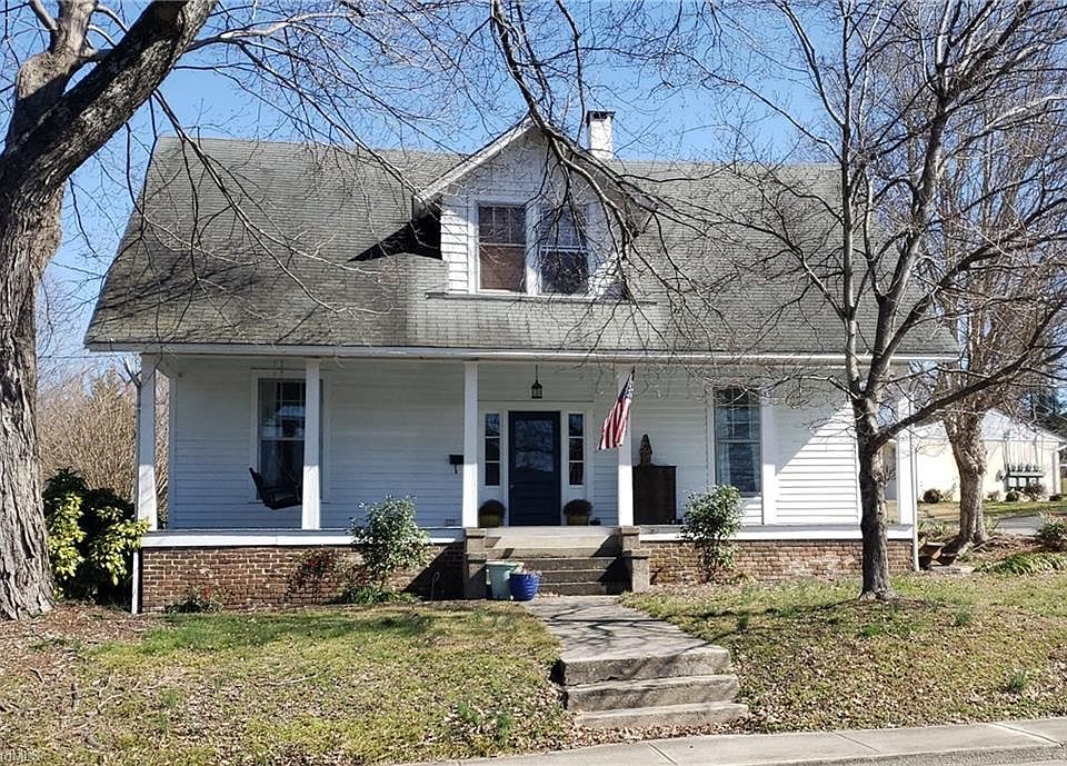 1st image of 206 W Lebanon St
