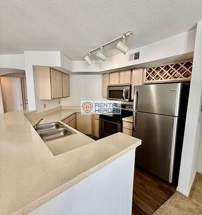 1st image of 7280 Westpointe Blvd APT 822