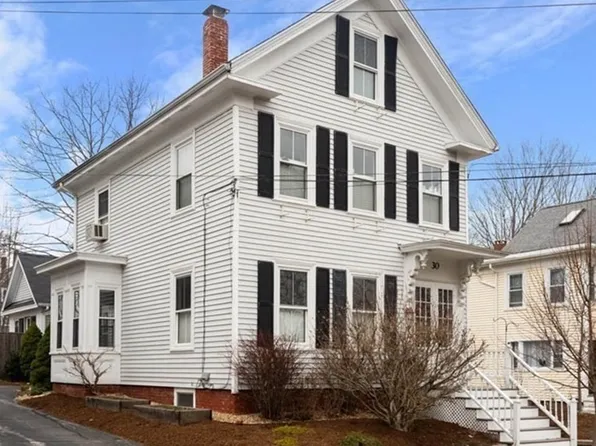 30 Oakland St #1, Newburyport, MA 01950