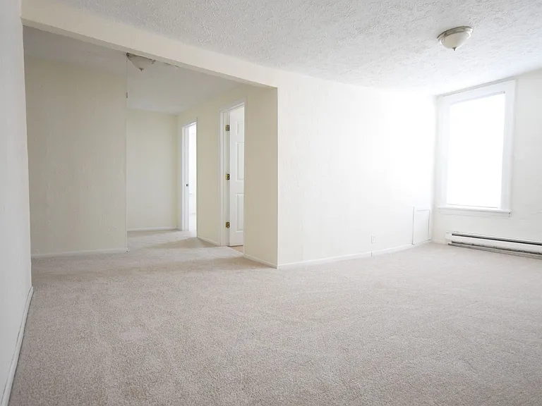 2401 Dupont Ave S — Photo 8