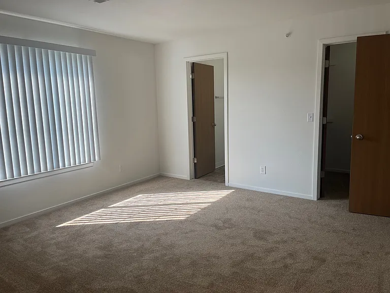 Thornridge Apartments — Photo 118