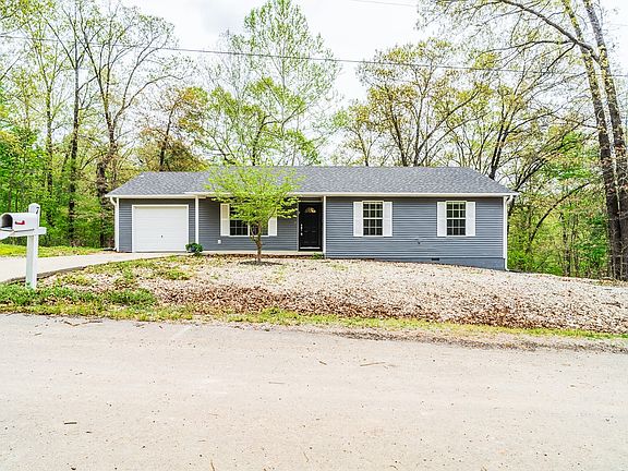 2nd image of 7 Claypole Ln