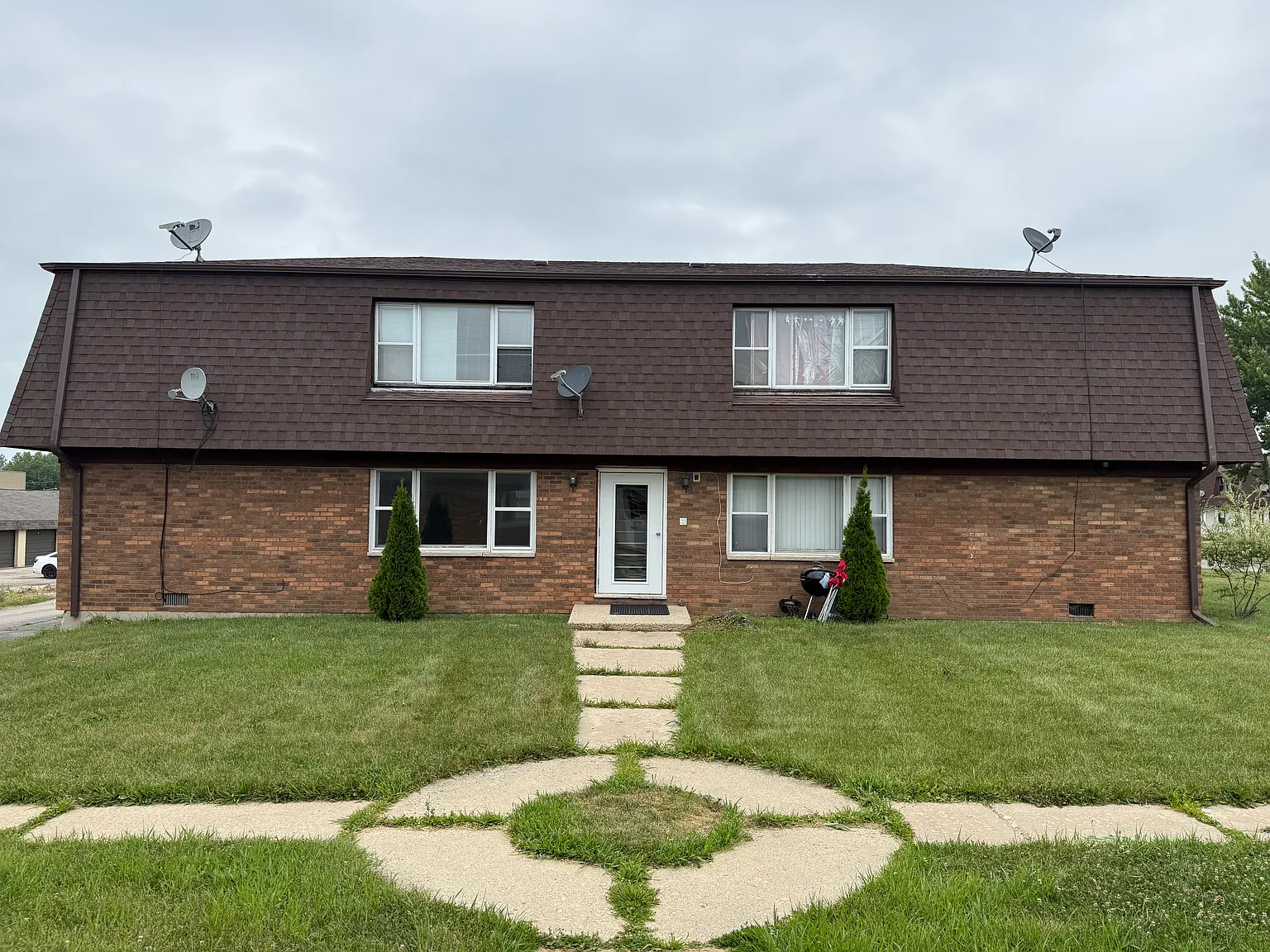 2 bed, 825 sqft, $1,400 — Photo 1