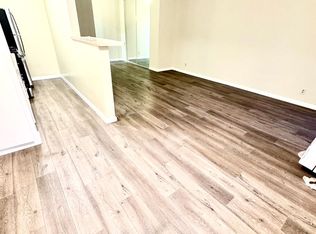18530 Prairie St., Northridge, CA 91324