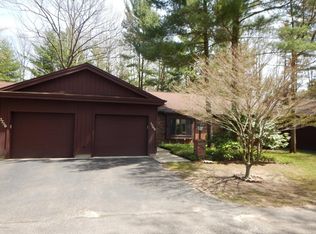 3760 Arborway Dr, Norton Shores, MI