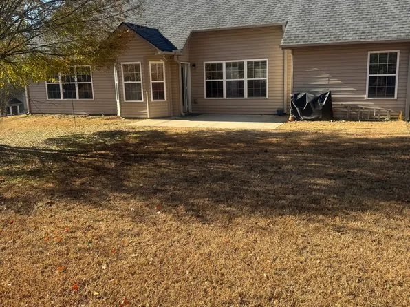 180 Laurel Oaks Ln, Jefferson, GA 30549