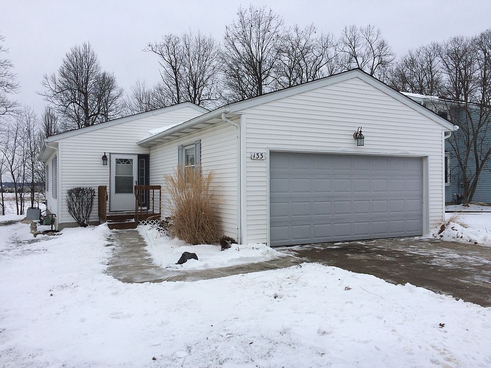 1st image of 133 Royal Crest Dr