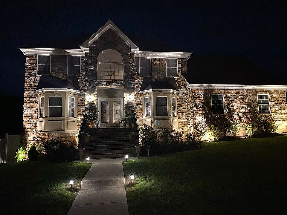 2nd image of 22 Emmet Ct