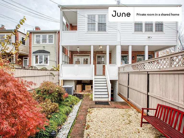 1843 Burke St SE #C — Photo 10