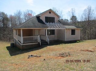 381 Galloway Ridge Trl, Pilot Mountain, NC 27041