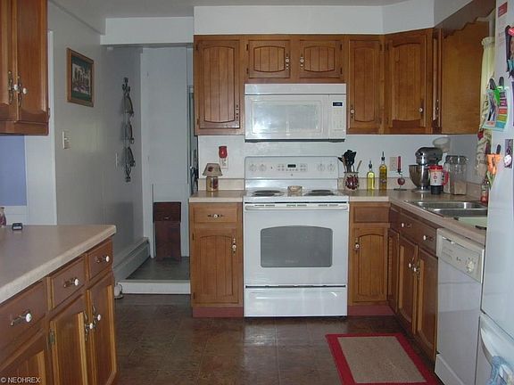 All appliances stay!