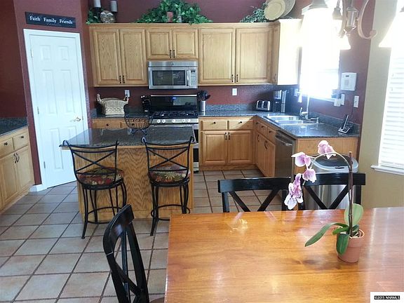 5th image of 1175 Saxon Dr