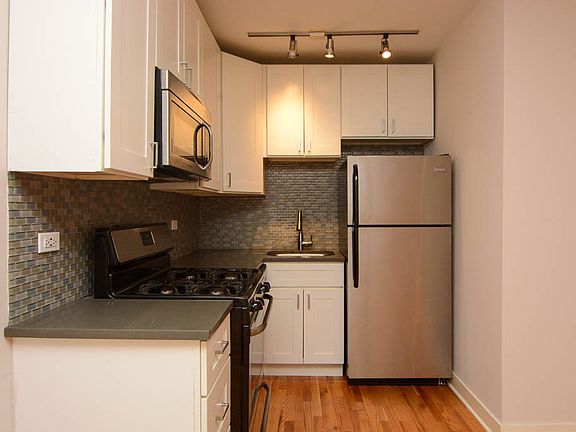 2nd image of 2420 N Kedzie Blvd APT 105