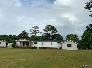 1143 Dove Ln, Summerton, SC 29148
