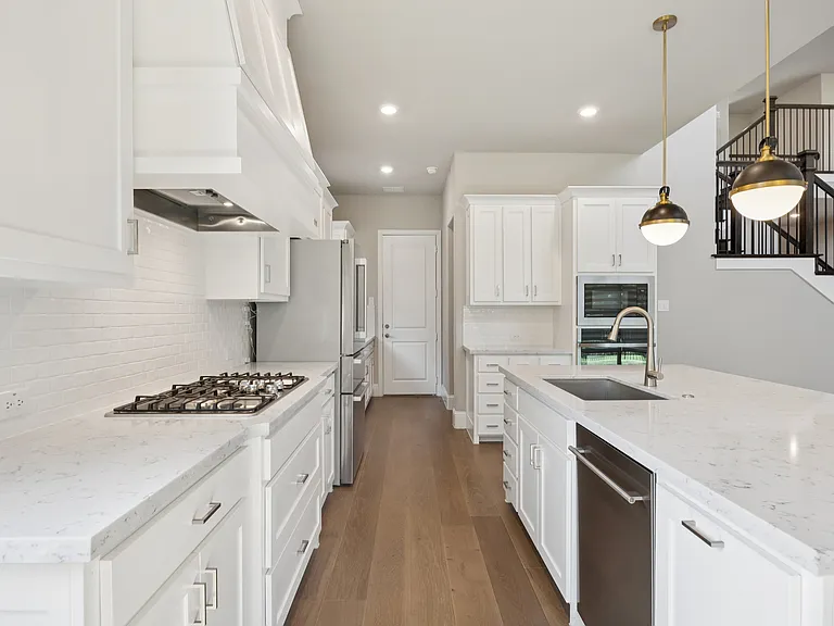2521 Hampstead Ln — Photo 5