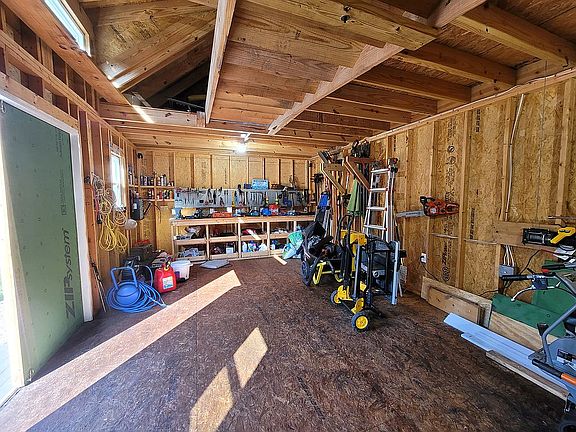 3rd image of 693 Dan Owen Dr