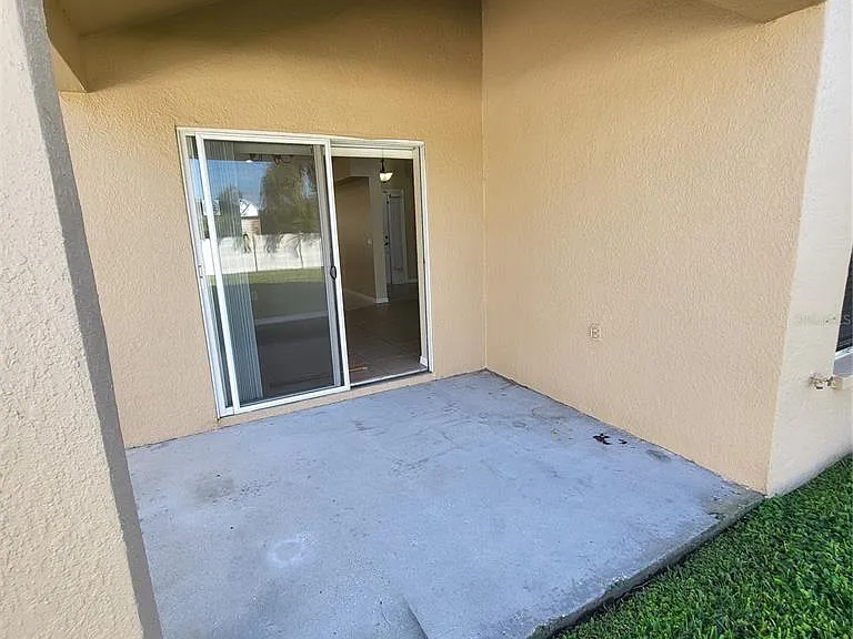 25903 Bloomsbury Ct — Photo 54