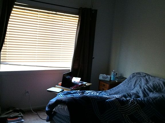 2nd image of 513 Catharine St
