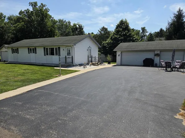 4131 Maple DRIVE, Delavan, WI 53115