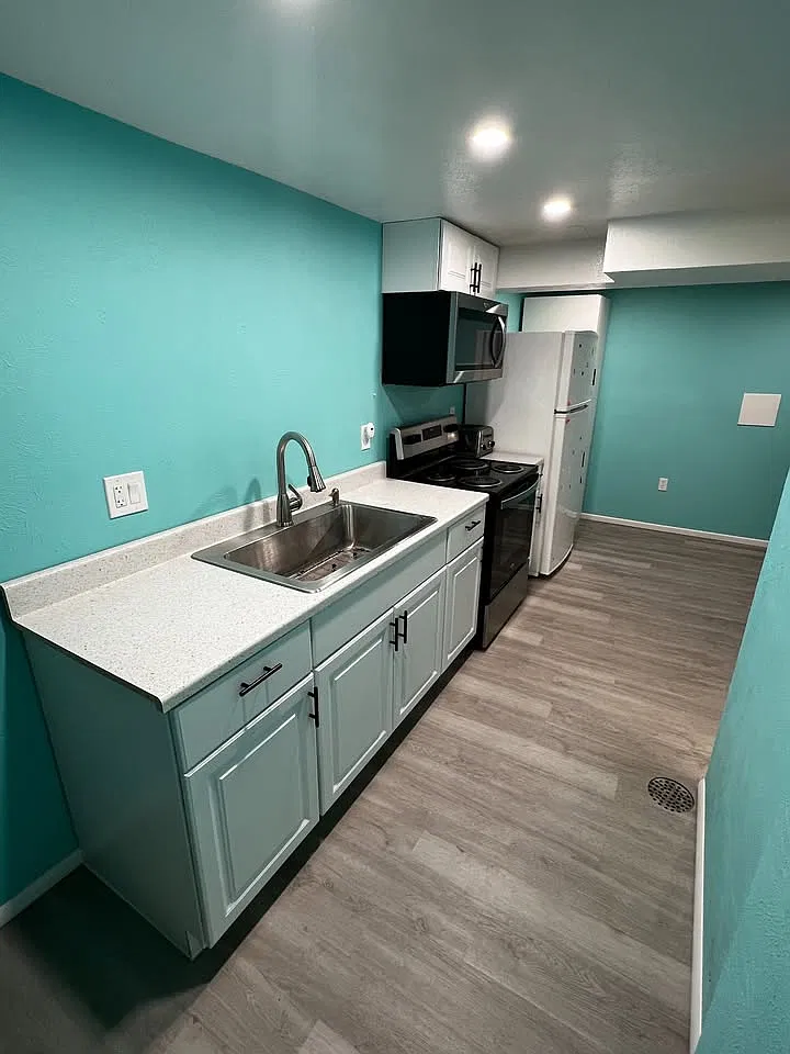 1 bed, 930 sqft, $1,300 — Photo 4