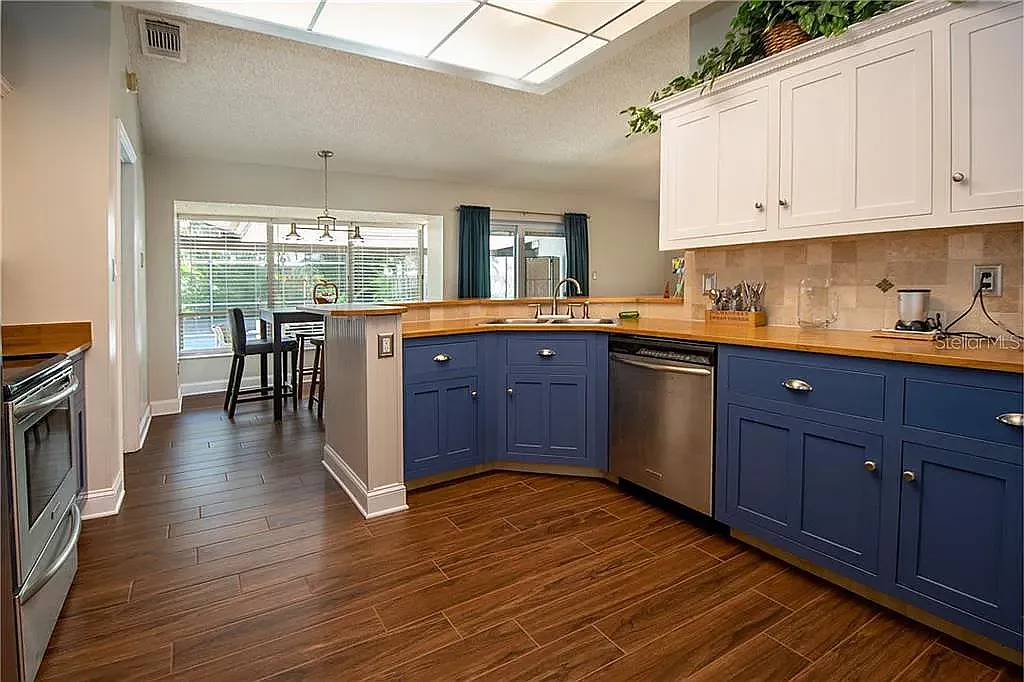 8718 Master Link Ct — Photo 2