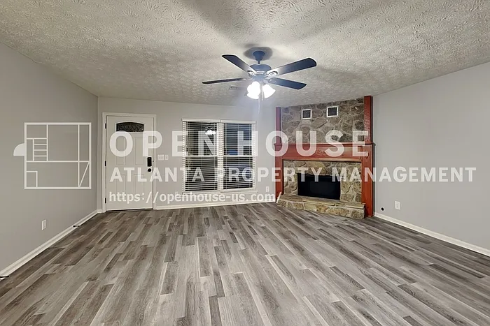 4 bed, 3.0 bath, 2100 sqft, $2,575 — Photo 4