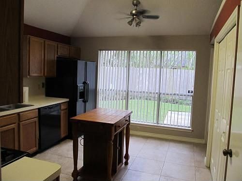 4th image of 4002 Bentley Dr