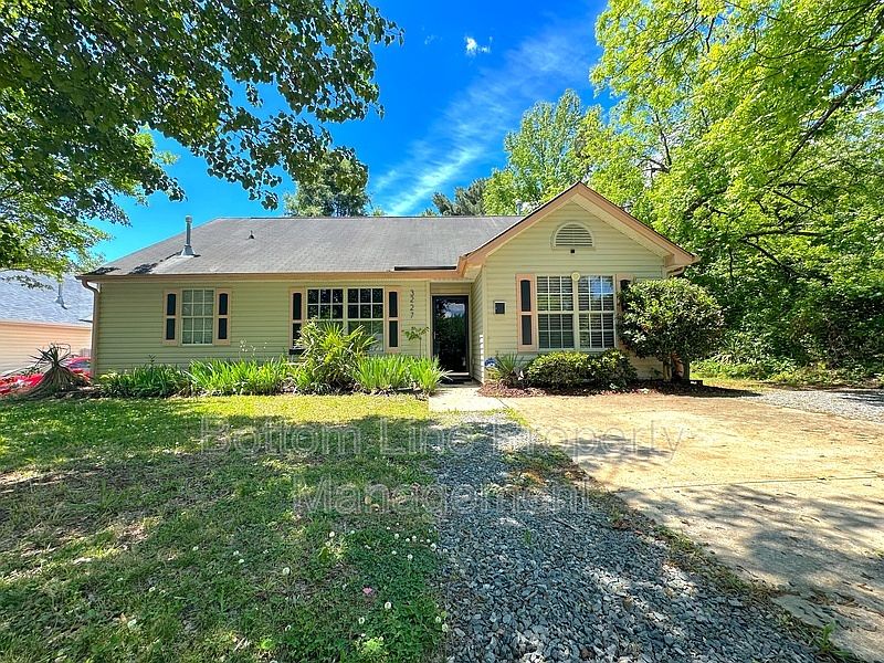 1st image of 3227 Lake Dr
