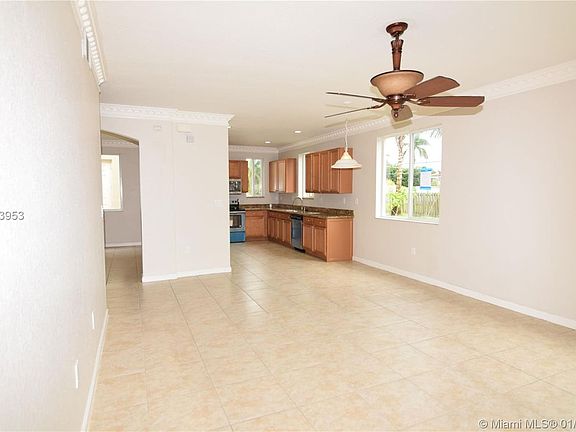 4th image of 1048 NW 204th St