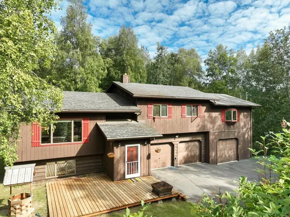 212 Sunny Hills Dr, Fairbanks, AK 99712