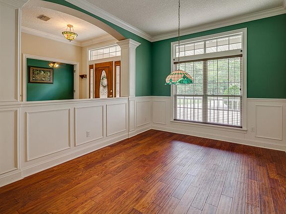 4th image of 2614 Country Club Blvd
