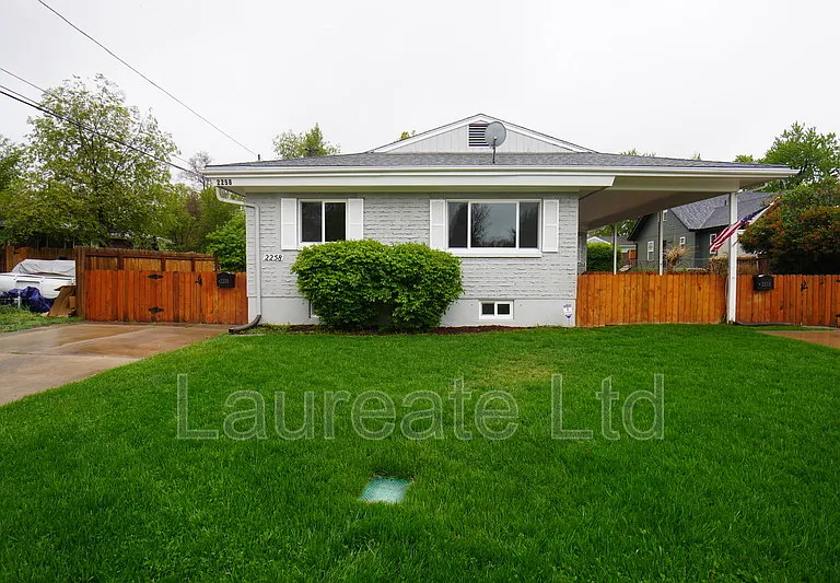 2258 W Maplewood Ave — Photo 1