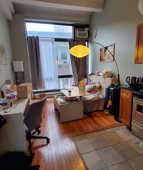 1st image of 12 Stoneholm St APT 510