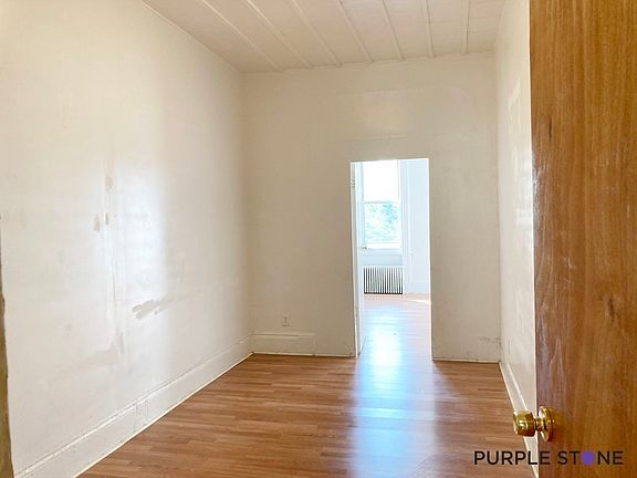 5th image of 284 Troutman St #2B