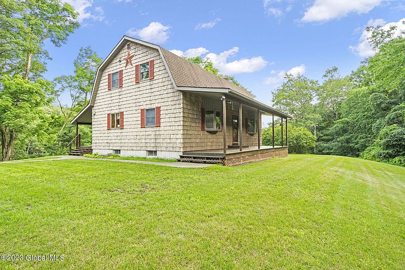 3rd image of 570 Lime Kiln Road