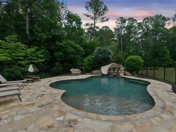 28 Dawson Manor Ct, Dawsonville, GA 30534